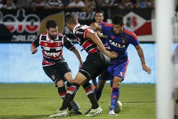 Tricolor venceu por 1 a 0, com gol de Grafite, em impedimento, e joga por um empate, no próximo domingo, na Ilha do Retiro, para faturar o bicampeonato estadual
