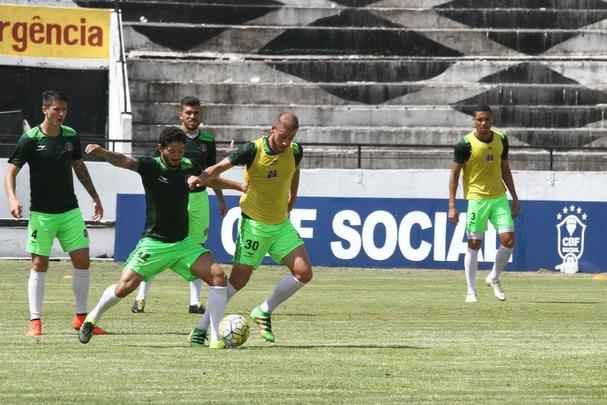 O técnico Milton Mendes realizou trabalhos táticos visando a partida do próximo sábado, no Raulino de Oliveira, e não pôde contar com os meias João Paulo, Leandrinho e Lelê, que, na transição, deram apenas voltas ao redor do campo. O lateral esquerdo Roberto também foi apresentado ao final do treinamento.