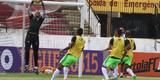 O tcnico Milton Mendes realizou trabalhos tticos visando a partida do prximo sbado, no Raulino de Oliveira, e no pde contar com os meias Joo Paulo, Leandrinho e Lel, que, na transio, deram apenas voltas ao redor do campo. O lateral esquerdo Roberto tambm foi apresentado ao final do treinamento.