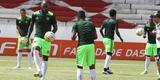 O tcnico Milton Mendes realizou trabalhos tticos visando a partida do prximo sbado, no Raulino de Oliveira, e no pde contar com os meias Joo Paulo, Leandrinho e Lel, que, na transio, deram apenas voltas ao redor do campo. O lateral esquerdo Roberto tambm foi apresentado ao final do treinamento.