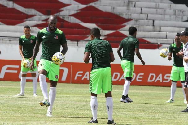 O técnico Milton Mendes realizou trabalhos táticos visando a partida do próximo sábado, no Raulino de Oliveira, e não pôde contar com os meias João Paulo, Leandrinho e Lelê, que, na transição, deram apenas voltas ao redor do campo. O lateral esquerdo Roberto também foi apresentado ao final do treinamento.