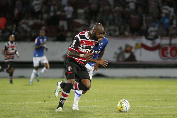 Com um pênalti sofrido e convertido além de um golaço na etapa final, Grafite marcou dois gols na vitória de 4 a 1, no Arruda, e chegou a seis tentos na competição. Com o atleta no topo da artilharia, o Tricolor agora soma sete pontos e acumula 17 jogos de invencibilidade na temporada