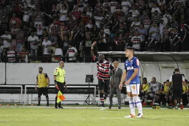 Com um pênalti sofrido e convertido além de um golaço na etapa final, Grafite marcou dois gols na vitória de 4 a 1, no Arruda, e chegou a seis tentos na competição. Com o atleta no topo da artilharia, o Tricolor agora soma sete pontos e acumula 17 jogos de invencibilidade na temporada