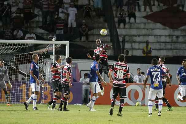 Com um pênalti sofrido e convertido além de um golaço na etapa final, Grafite marcou dois gols na vitória de 4 a 1, no Arruda, e chegou a seis tentos na competição. Com o atleta no topo da artilharia, o Tricolor agora soma sete pontos e acumula 17 jogos de invencibilidade na temporada
