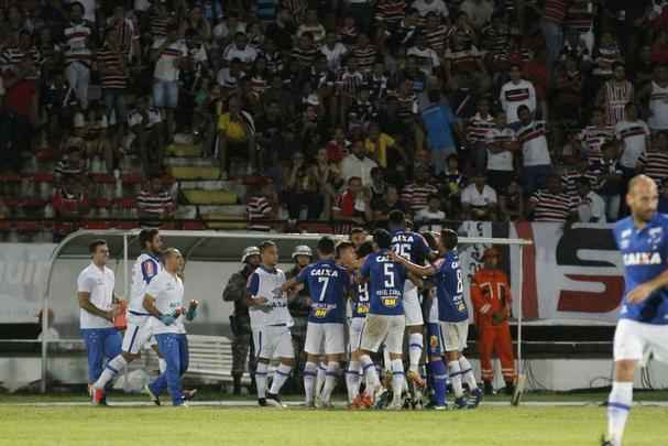 Com um pênalti sofrido e convertido além de um golaço na etapa final, Grafite marcou dois gols na vitória de 4 a 1, no Arruda, e chegou a seis tentos na competição. Com o atleta no topo da artilharia, o Tricolor agora soma sete pontos e acumula 17 jogos de invencibilidade na temporada