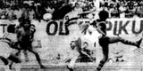 Em 1978, Santa e Sport se enfrentaram duas vezes pelo Brasileiro, ambas no Arruda. E, nas duas, vitria coral. Uma por 1 a 0, na primeira fase do torneio, com gol de Betinho. A segunda, pela terceira fase (foto), um acachapante 3 a 0, maior resultado obtido pelos corais em cima do rival na Primeira Diviso. Os gols foram de Fumanchu, Nunes e Joozinho