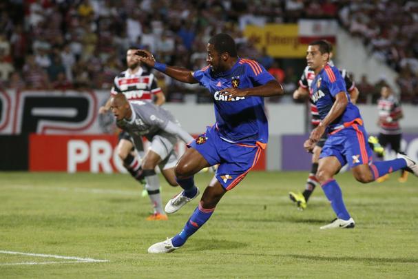 Santa Cruz e Sport voltaram a se enfrentar em partida vlida pela Srie A do Campeonato Brasileiro depois de 15 anos em um jogo bastante movimentado no Arruda