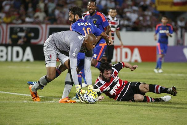 Santa Cruz e Sport voltaram a se enfrentar em partida vlida pela Srie A do Campeonato Brasileiro depois de 15 anos em um jogo bastante movimentado no Arruda