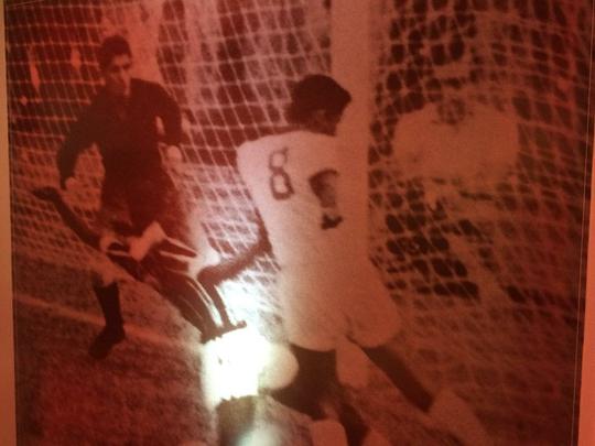 Novo memorial alvirrubro recorda conquistas histricas do clube e novos uniformes utilizados pelos 115 anos timbu; novos uniformes trouxeram as tradicionais cores alvirrubras