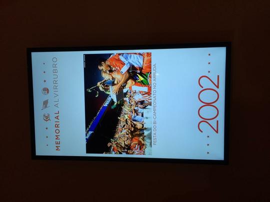 Novo memorial alvirrubro recorda conquistas histricas do clube e novos uniformes utilizados pelos 115 anos timbu; novos uniformes trouxeram as tradicionais cores alvirrubras