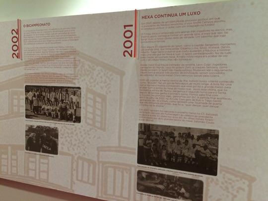 Novo memorial alvirrubro recorda conquistas histricas do clube e novos uniformes utilizados pelos 115 anos timbu; novos uniformes trouxeram as tradicionais cores alvirrubras