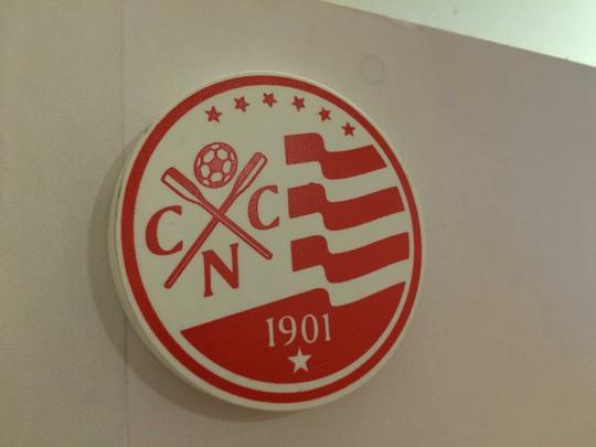 Novo memorial alvirrubro recorda conquistas histricas do clube e novos uniformes utilizados pelos 115 anos timbu; novos uniformes trouxeram as tradicionais cores alvirrubras