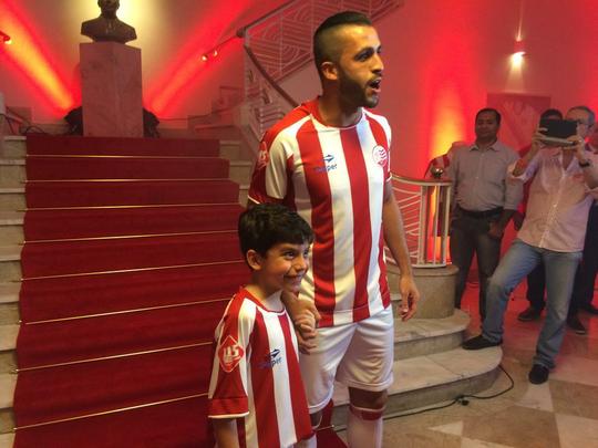 Novo memorial alvirrubro recorda conquistas histricas do clube e novos uniformes utilizados pelos 115 anos timbu; novos uniformes trouxeram as tradicionais cores alvirrubras