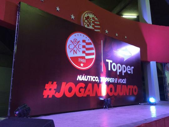 Novo memorial alvirrubro recorda conquistas histricas do clube e novos uniformes utilizados pelos 115 anos timbu; novos uniformes trouxeram as tradicionais cores alvirrubras