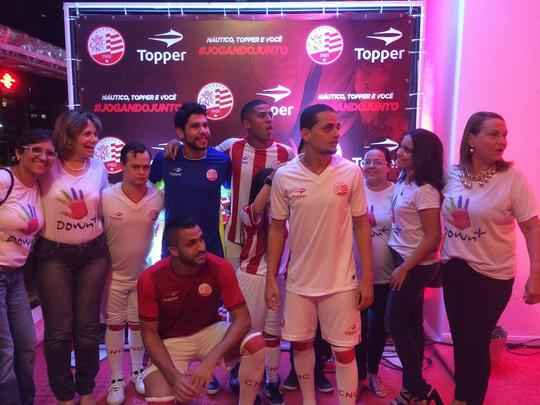 Novo memorial alvirrubro recorda conquistas histricas do clube e novos uniformes utilizados pelos 115 anos timbu; novos uniformes trouxeram as tradicionais cores alvirrubras