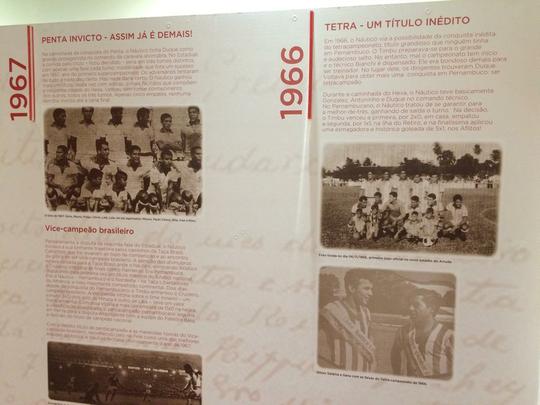 Espao na sede do clube traz um memorial relembrando os 115 anos de histria do Nutico, com antigas camisas e relquias alvirrubras; enquanto novos uniformes mantiveram a tradio das camisas timbus