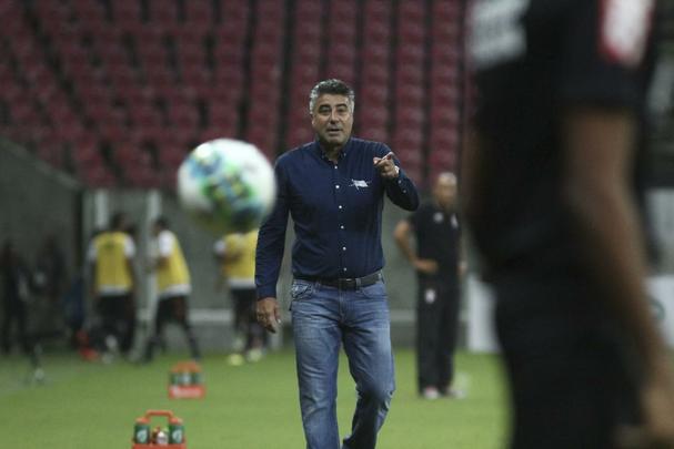 O êxito da noite desta sexta-feira manteve os 100% de aproveitamento do time alvirrubro jogando na Arena Pernambuco. Foi ainda o terceiro jogo seguido do time comandado pelo técnico Alexandre Gallo sem sofrer gols. O Timbu agora soma dez pontos, com duas vitórias e um empate nas últimas três rodadas