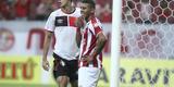 O �xito da noite desta sexta-feira manteve os 100% de aproveitamento do time alvirrubro jogando na Arena Pernambuco. Foi ainda o terceiro jogo seguido do time comandado pelo t�cnico Alexandre Gallo sem sofrer gols. O Timbu agora soma dez pontos, com duas vit�rias e um empate nas �ltimas tr�s rodadas