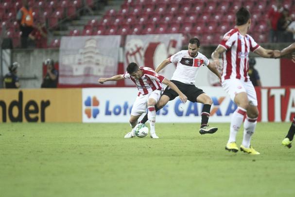 O êxito da noite desta sexta-feira manteve os 100% de aproveitamento do time alvirrubro jogando na Arena Pernambuco. Foi ainda o terceiro jogo seguido do time comandado pelo técnico Alexandre Gallo sem sofrer gols. O Timbu agora soma dez pontos, com duas vitórias e um empate nas últimas três rodadas