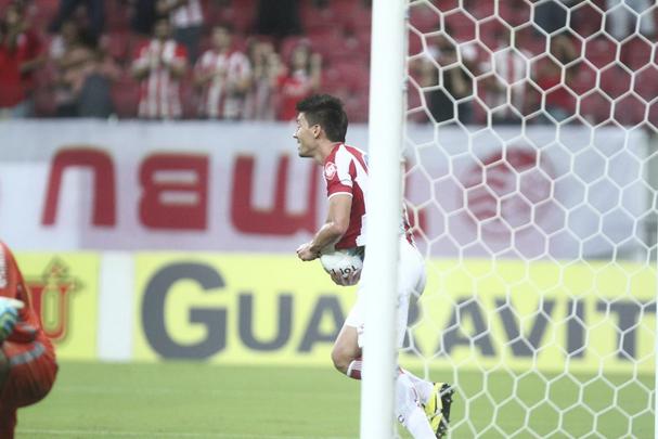 O êxito da noite desta sexta-feira manteve os 100% de aproveitamento do time alvirrubro jogando na Arena Pernambuco. Foi ainda o terceiro jogo seguido do time comandado pelo técnico Alexandre Gallo sem sofrer gols. O Timbu agora soma dez pontos, com duas vitórias e um empate nas últimas três rodadas