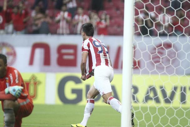 O êxito da noite desta sexta-feira manteve os 100% de aproveitamento do time alvirrubro jogando na Arena Pernambuco. Foi ainda o terceiro jogo seguido do time comandado pelo técnico Alexandre Gallo sem sofrer gols. O Timbu agora soma dez pontos, com duas vitórias e um empate nas últimas três rodadas