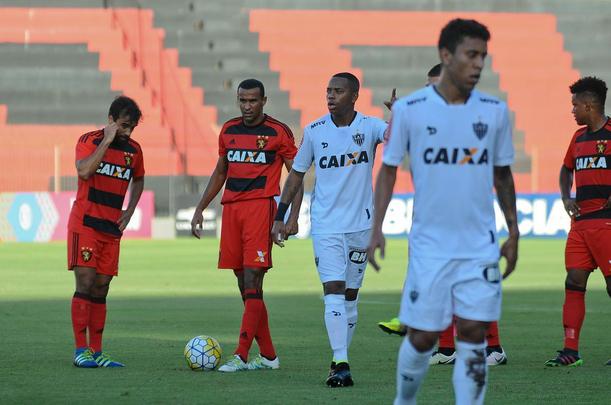 Sport e Atlético-MG fizeram uma partida bastante movimentada e com muitos gols neste domingo, na Ilha do Retiro