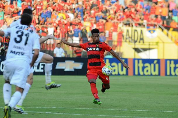 Sport e Atlético-MG fizeram uma partida bastante movimentada e com muitos gols neste domingo, na Ilha do Retiro