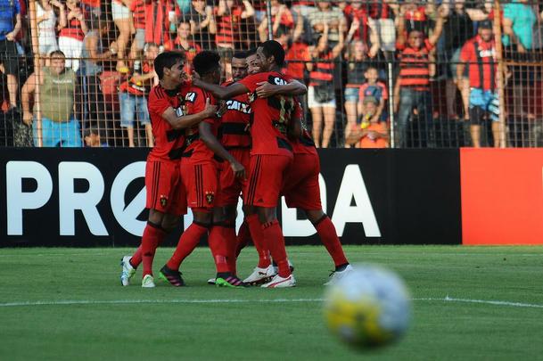 Sport e Atlético-MG fizeram uma partida bastante movimentada e com muitos gols neste domingo, na Ilha do Retiro