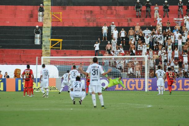 Sport e Atlético-MG fizeram uma partida bastante movimentada e com muitos gols neste domingo, na Ilha do Retiro