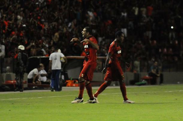 Sport e Atlético-MG fizeram uma partida bastante movimentada e com muitos gols neste domingo, na Ilha do Retiro