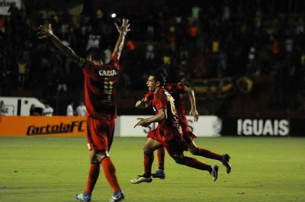 Sport e Atlético-MG fizeram uma partida bastante movimentada e com muitos gols neste domingo, na Ilha do Retiro