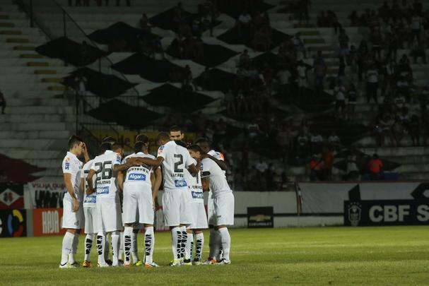 Sem Grafite e Keno, machucados, Tricolor apresentou sérias dificuldades ofensivas e acabou sendo derrotado pelo Peixe no Arruda