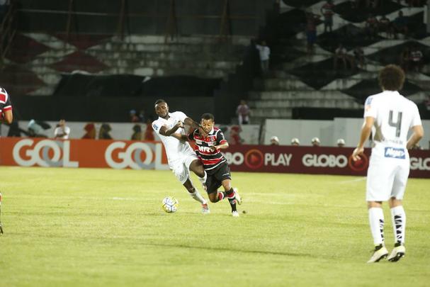 Sem Grafite e Keno, machucados, Tricolor apresentou sérias dificuldades ofensivas e acabou sendo derrotado pelo Peixe no Arruda