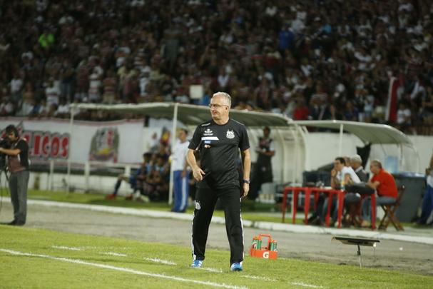 Sem Grafite e Keno, machucados, Tricolor apresentou sérias dificuldades ofensivas e acabou sendo derrotado pelo Peixe no Arruda