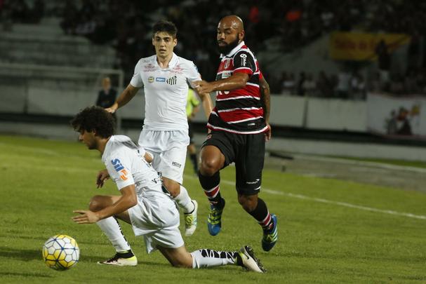 Sem Grafite e Keno, machucados, Tricolor apresentou sérias dificuldades ofensivas e acabou sendo derrotado pelo Peixe no Arruda