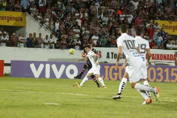 Sem Grafite e Keno, machucados, Tricolor apresentou sérias dificuldades ofensivas e acabou sendo derrotado pelo Peixe no Arruda