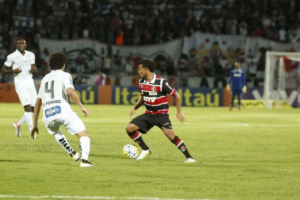 Sem Grafite e Keno, machucados, Tricolor apresentou sérias dificuldades ofensivas e acabou sendo derrotado pelo Peixe no Arruda
