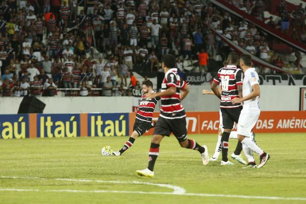 Sem Grafite e Keno, machucados, Tricolor apresentou sérias dificuldades ofensivas e acabou sendo derrotado pelo Peixe no Arruda