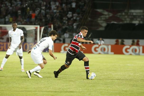 Sem Grafite e Keno, machucados, Tricolor apresentou sérias dificuldades ofensivas e acabou sendo derrotado pelo Peixe no Arruda