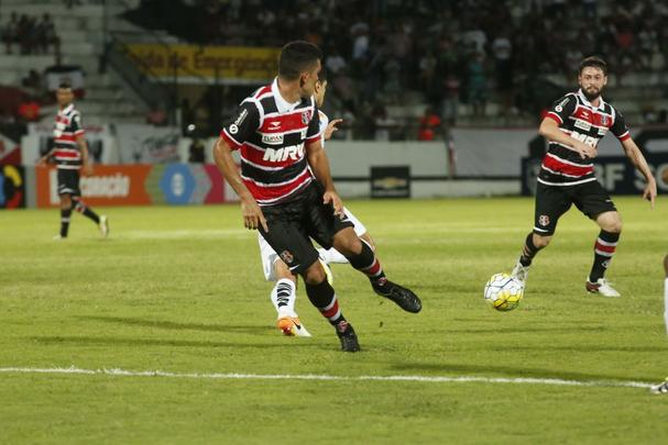 Sem Grafite e Keno, machucados, Tricolor apresentou sérias dificuldades ofensivas e acabou sendo derrotado pelo Peixe no Arruda