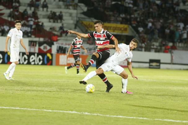 Sem Grafite e Keno, machucados, Tricolor apresentou sérias dificuldades ofensivas e acabou sendo derrotado pelo Peixe no Arruda