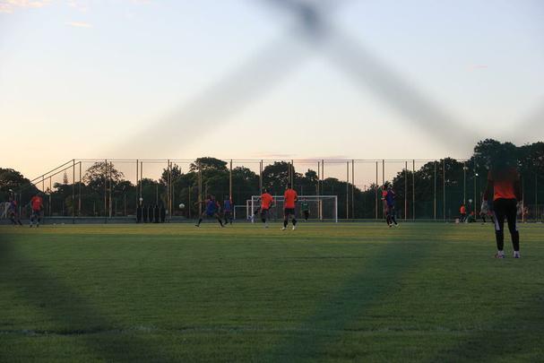 Jogadores reservas do Sport fizeram um treino coletivo com o sub-17 do clube e ainda contaram com Ronaldo Alves