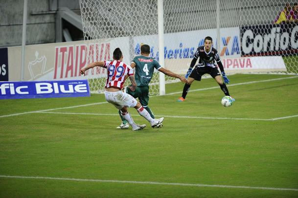 Com triunfo por 1 a 0, Timbu fica a um ponto do grupo dos melhores colocados da Srie B do Campeonato Brasileiro