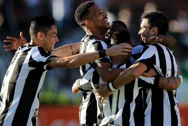 Santa Cruz voltou a apresentar problemas defensivos e de falta de pontaria e acabou derrotado por um adversário direto na luta contra o Z4