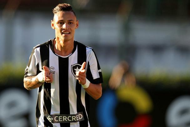 Santa Cruz voltou a apresentar problemas defensivos e de falta de pontaria e acabou derrotado por um adversário direto na luta contra o Z4