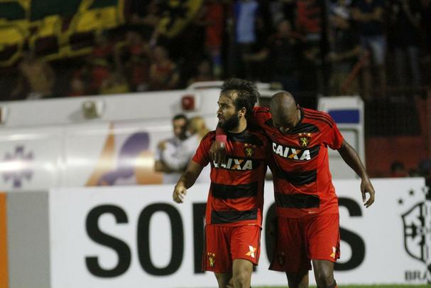 Leo fez uma partida aguerrida diante do Palmeiras, chegou a empatar o jogo no segundo tempo, mas no resistiu  velocidade do ataque alviverde