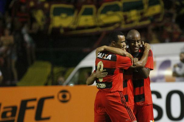 Leo fez uma partida aguerrida diante do Palmeiras, chegou a empatar o jogo no segundo tempo, mas no resistiu  velocidade do ataque alviverde