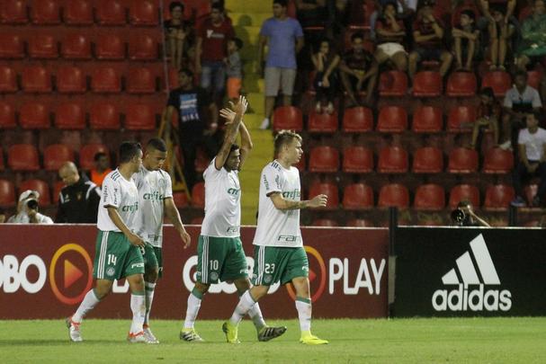 Leo fez uma partida aguerrida diante do Palmeiras, chegou a empatar o jogo no segundo tempo, mas no resistiu  velocidade do ataque alviverde