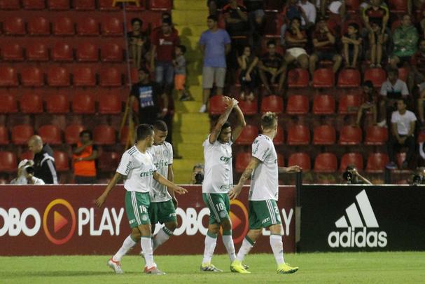 Leo fez uma partida aguerrida diante do Palmeiras, chegou a empatar o jogo no segundo tempo, mas no resistiu  velocidade do ataque alviverde