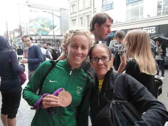Em Londres-2012, Yane viveu o grande momento da sua carreira até hoje. Foi terceira colocada na sua prova, conquistando a medalha de bronze para o Brasil. Após a conquista, Yane aproveitou um pouco a cidade ao lado da mãe, Goretti. O Diario estava lá e acompanhou